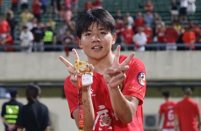跆拳道半决赛焦点战：南城麒麟队鏖战祁连旋风队，新星闪耀。定位球制造杀机的简单介绍